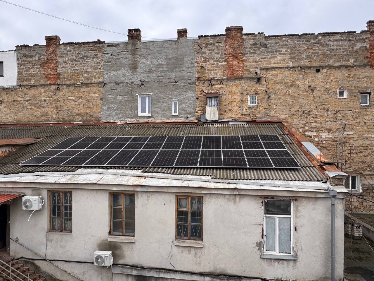 Монтаж сонячних панелей Ja Solar 565 Вт для станції 33 кВт.