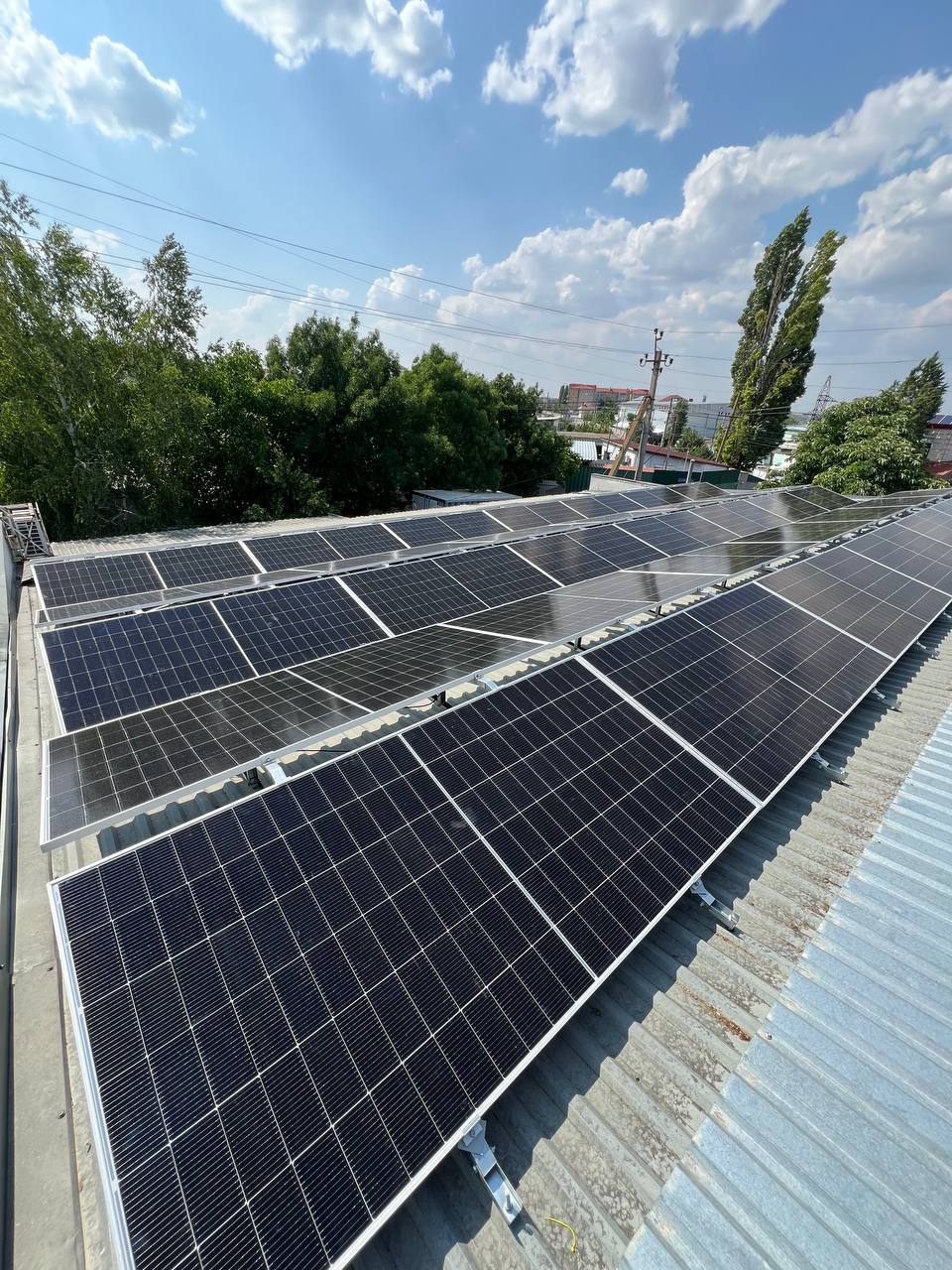 Сонячні панелі гібридної СЕС 25 кВт для магазину, Нова Долина