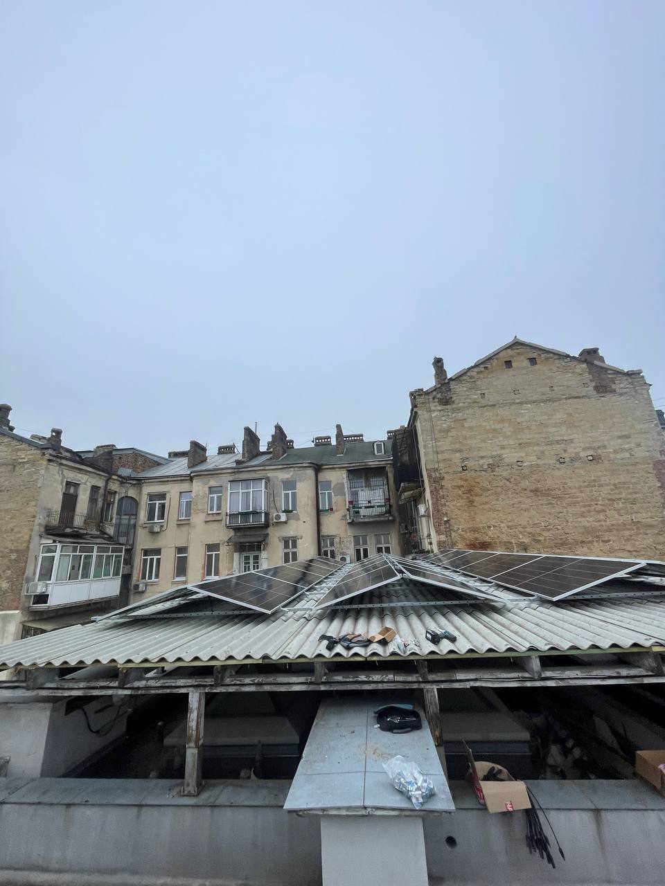 Работа сетевой солнечной станции 30 кВт для собственного потребления