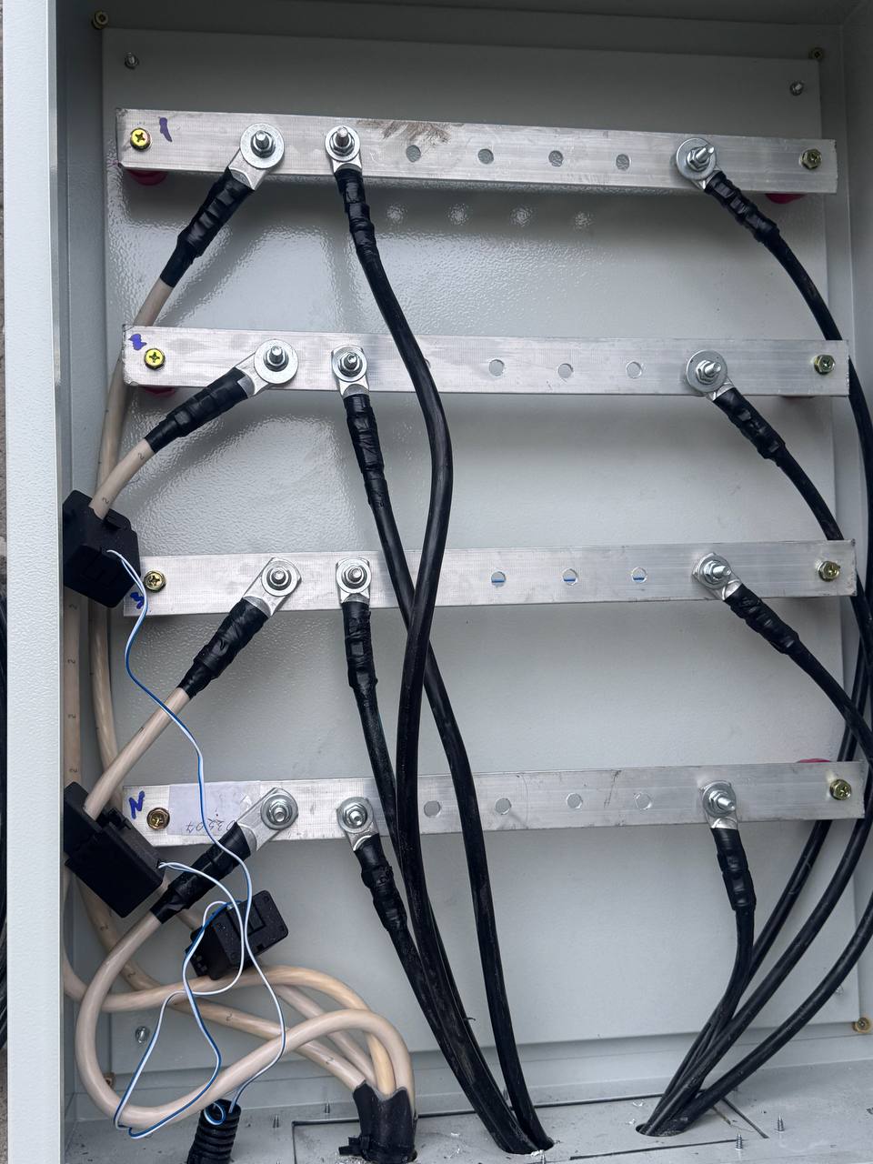 Размещение солнечных панелей сетевой станции 50 кВт для бизнеса