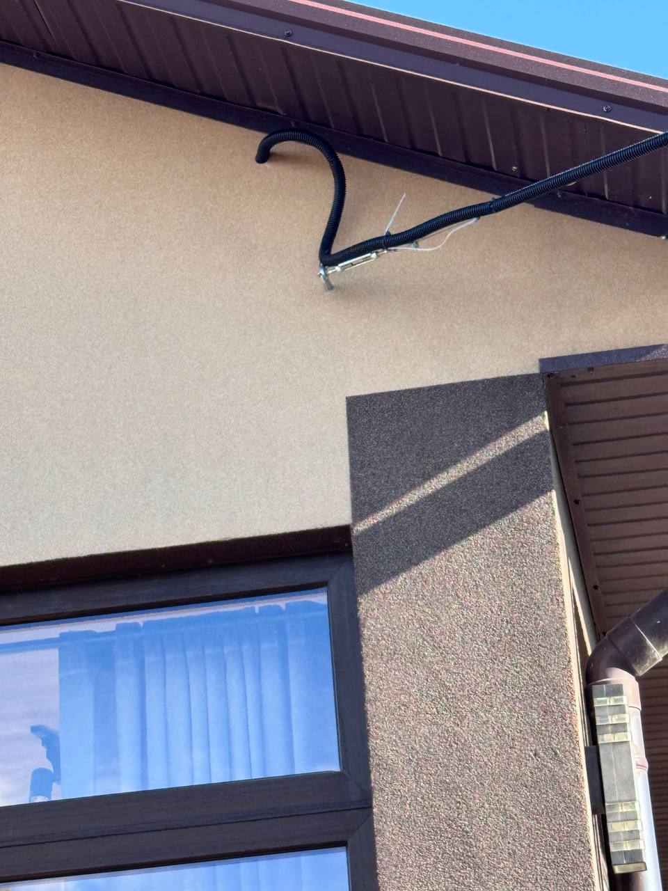 Гибридный инвертор и электрощит солнечной станции 6,6 кВт в Усатово