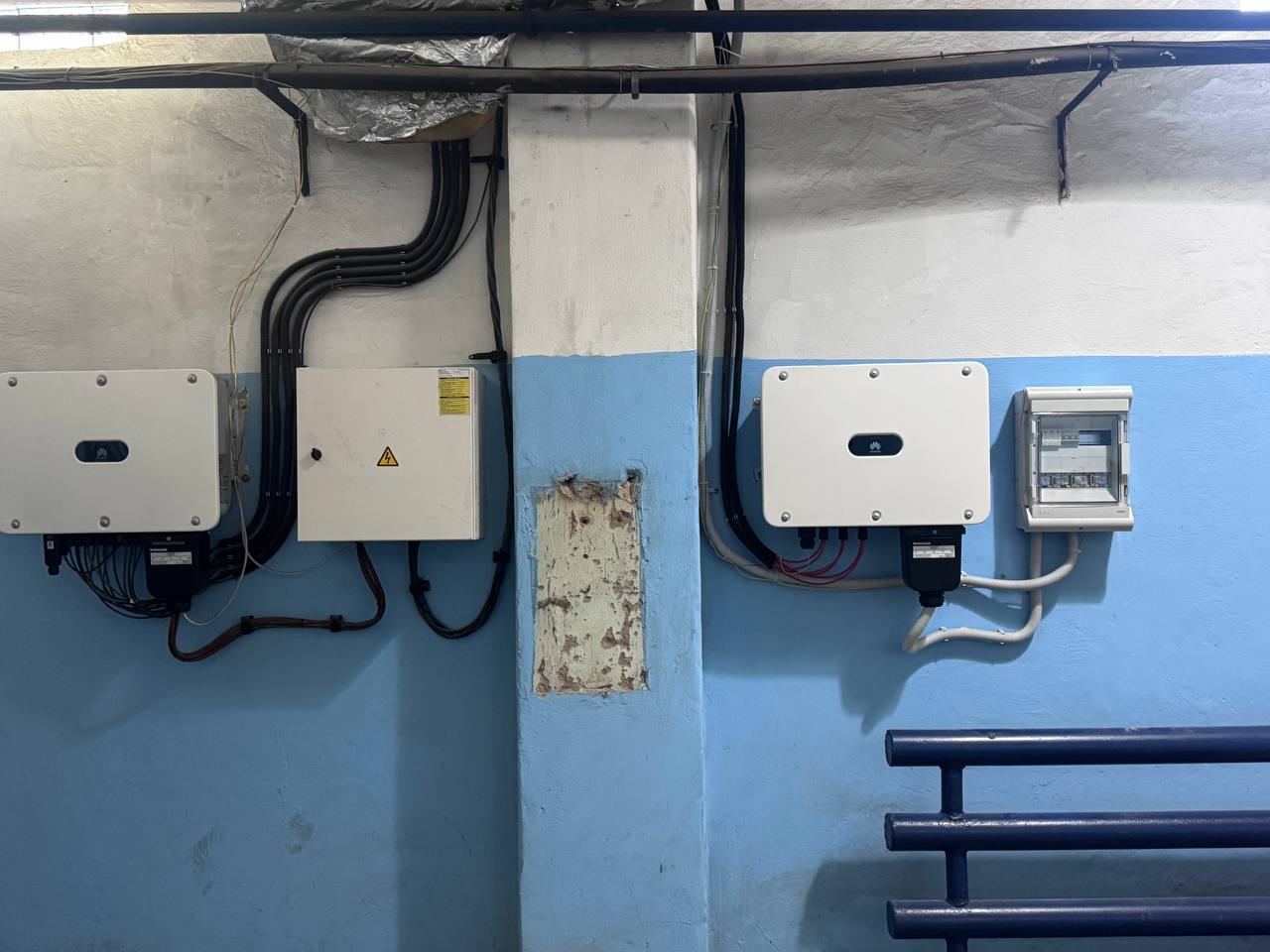 Мережевий інвертор і електрощит сонячної електростанції 32 кВт для винзаводу