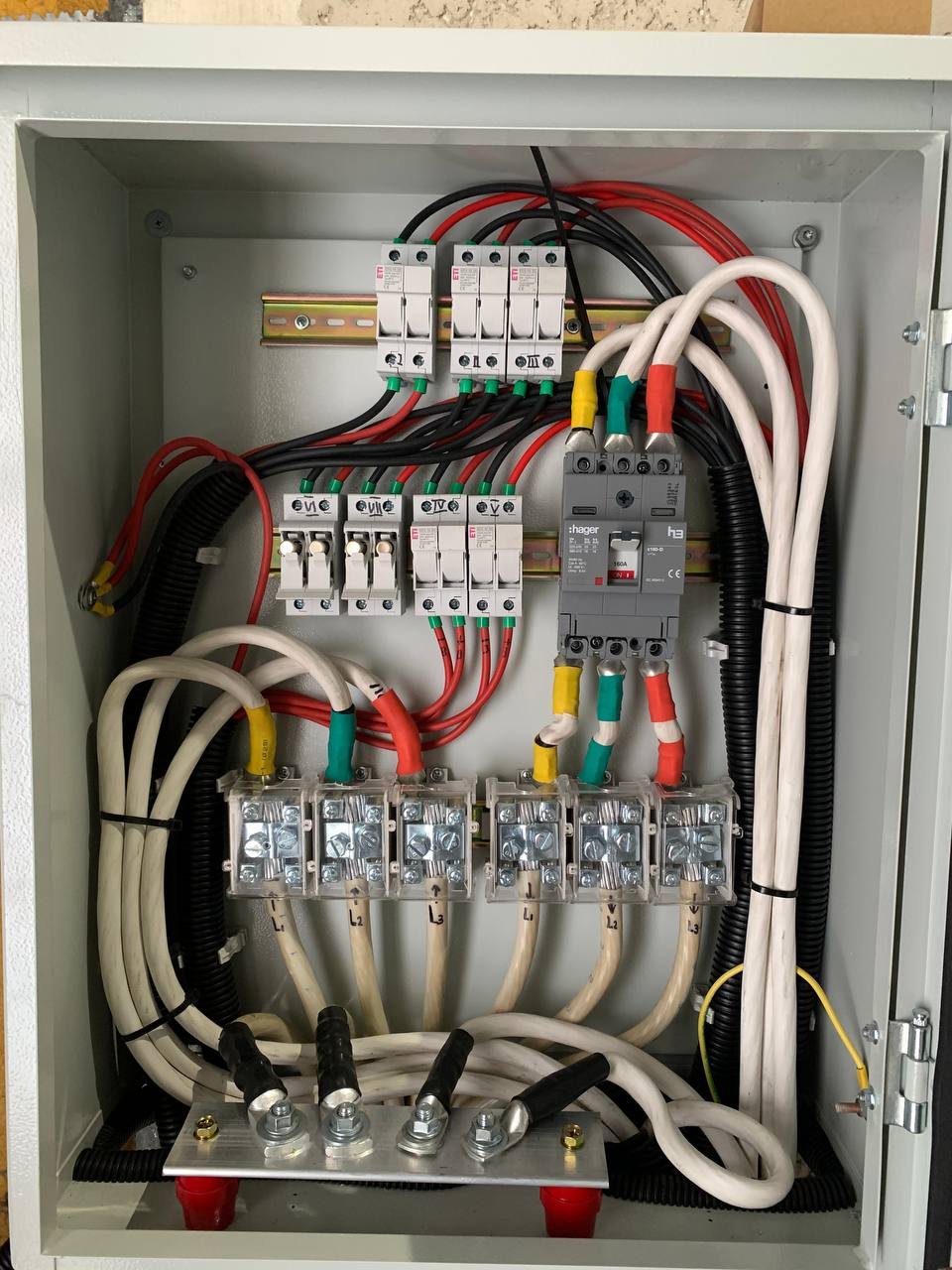 Розміщення сонячних панелей гібридної станції 100 кВт + АКБ 150 кВт·год