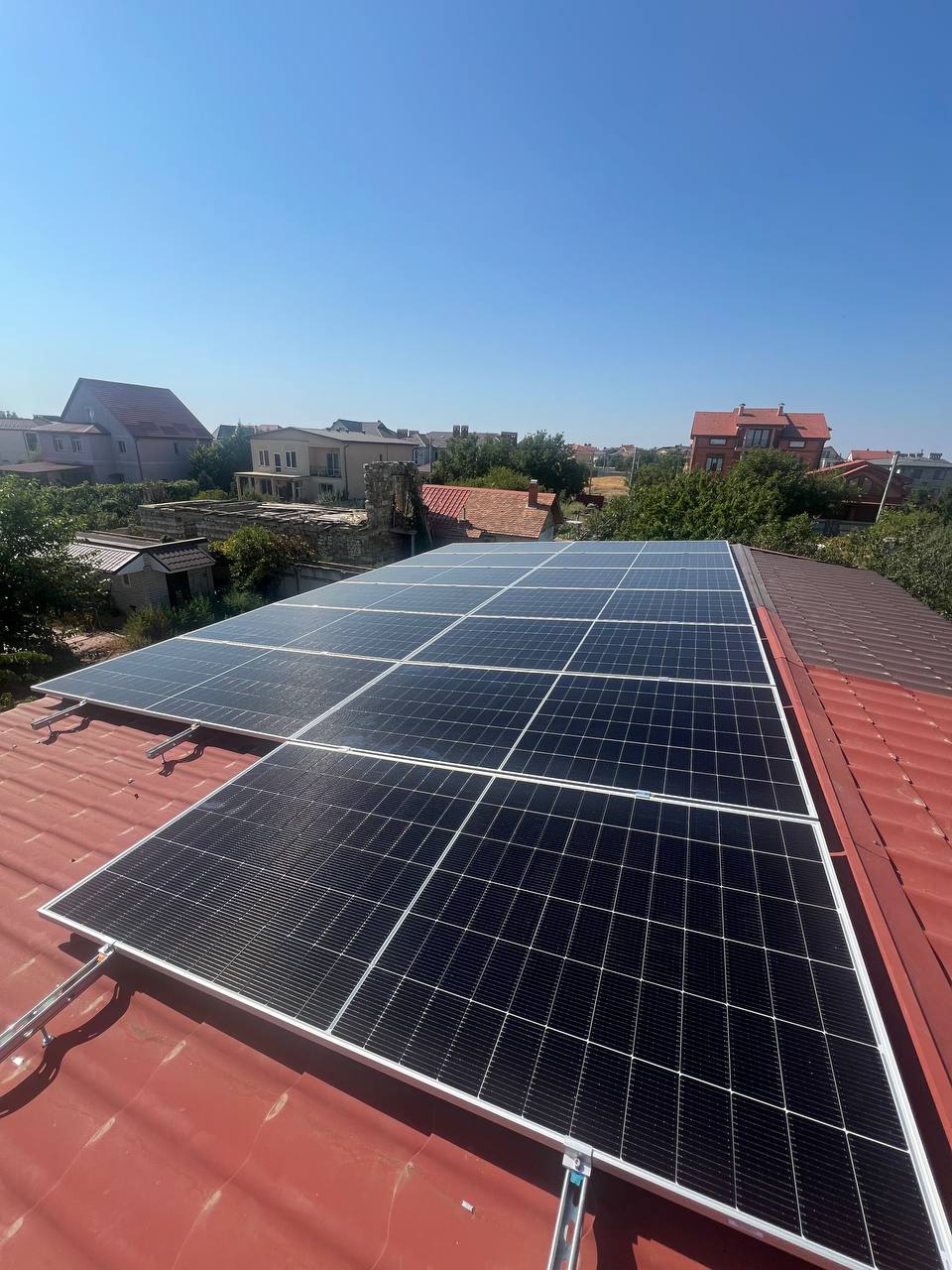 Розміщення сонячних панелей гібридної станції 20 кВт + 10 кВт·год АКБ