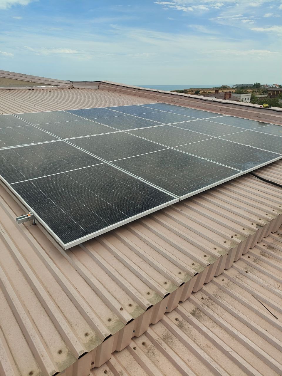 Гибридная солнечная станция 30 кВт + 10 кВт·ч АКБ для бизнеса в Черноморке, Одесская область