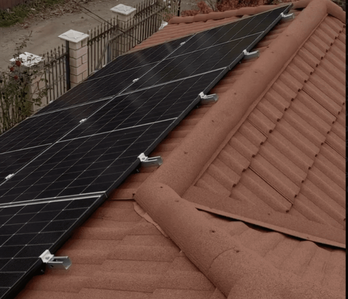 Літієва акумуляторна батарея 10 кВт·год для гібридної сонячної станції у Світлому