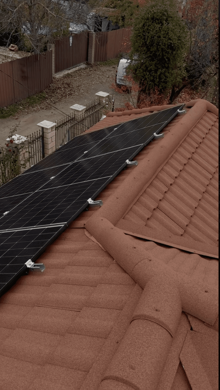 Гібридний інвертор та електрощит сонячної станції 7,2 кВт у селі Світле